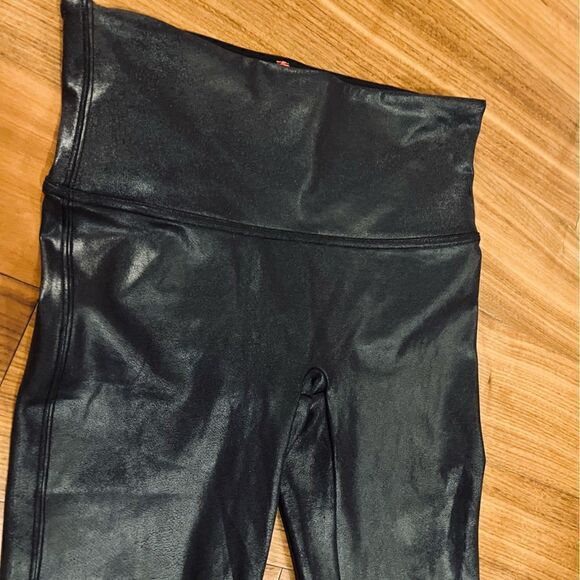 Spanx faux leather leggings style 2437 size large NWOT - Picture 9 of 10